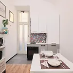 Termini Station 5 Minutes - Free Wi-Fi & Netflix