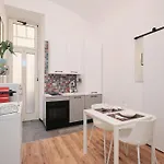 Termini Station 5 Minutes - Free Wi-Fi & Netflix
